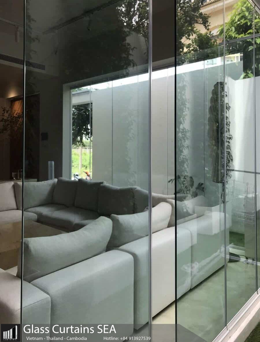 So sánh vách kính và vách thạch cao cần dựa trên nhiều yếu tố