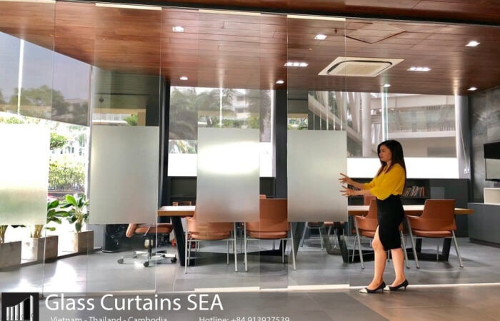 35+ mẫu vách kính cường lực không khung tiện lợi, sang trọng