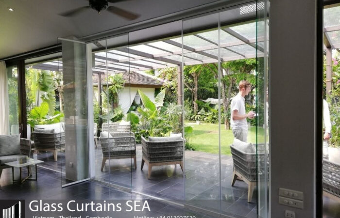 Sử dụng cửa kính trong thiết kế biệt thự - Vẻ đẹp kiến trúc vượt thời gian