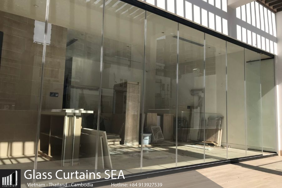 Cửa kính cường lực mở trượt tối ưu cho không gian chật hẹp