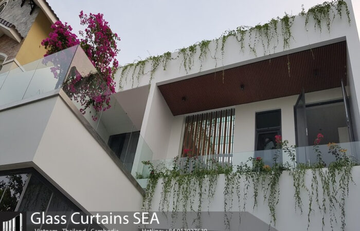 Yếu tố ảnh hưởng đến giá lan can kính