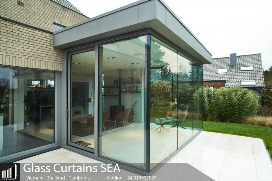 Cửa nhôm kính bền chắc, hiện đại