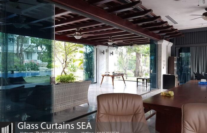 So sánh cửa kính cường lực và cửa nhôm kính – Nên chọn loại nào cho nhà bạn?